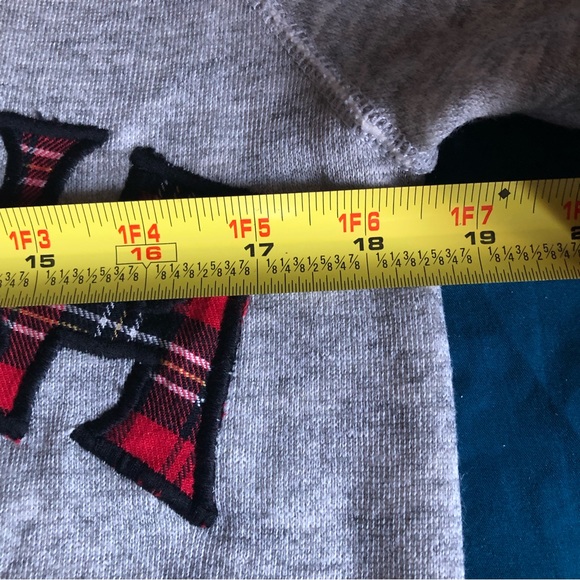 Vintage 80’s Embroidered Indiana Sweatshirt Gray Ruffled Collar & Sleeves Medium - Picture 11 of 12